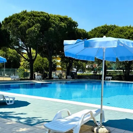 Relax By The Pool-beahost Bibione