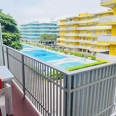 Relax By The Pool-beahost Bibione